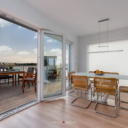 Viktoria's Baltic Lounge *